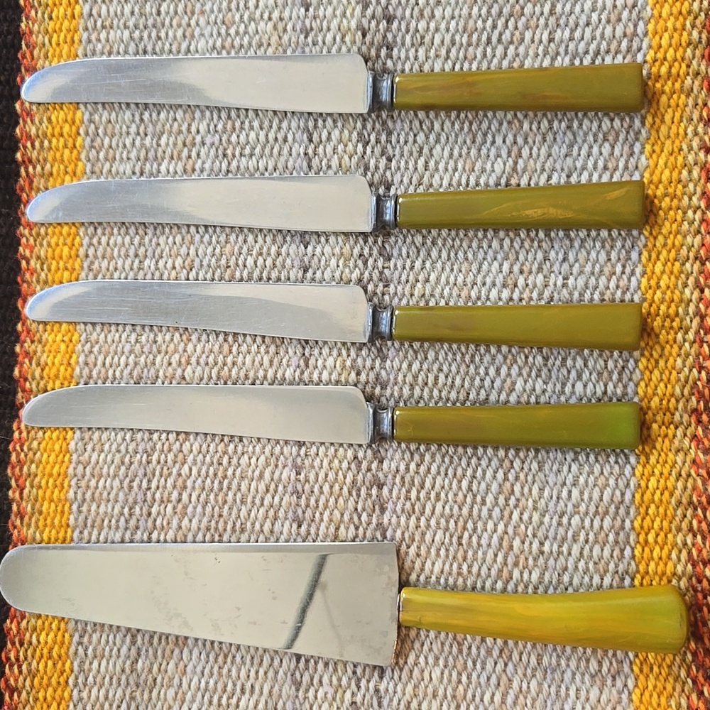 Vintage Sta-brite Art Deco Bakelite Olive Green Knifes And Cake Knife Flatware